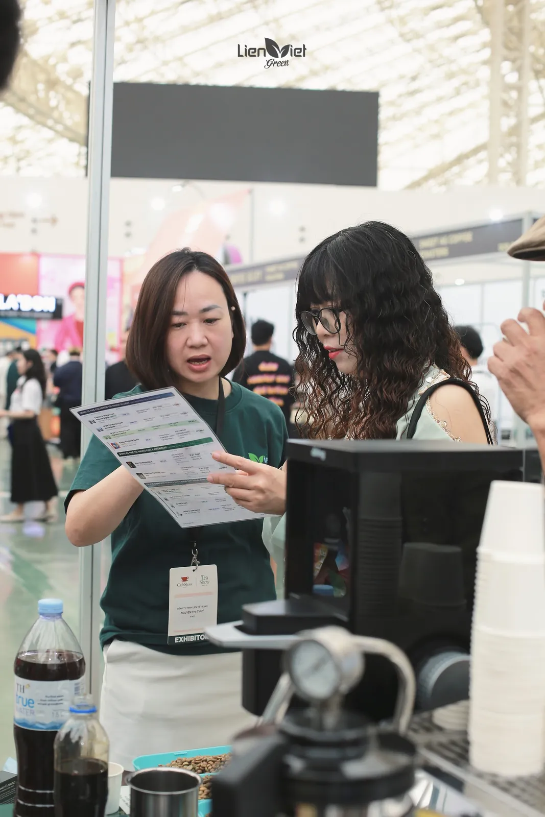 Founder Liên Việt Green giới thiệu tờ thực đơn túi nhúng